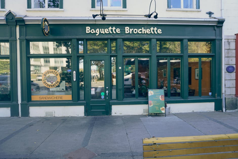 Devanture accueillante d'un commerce de proximité